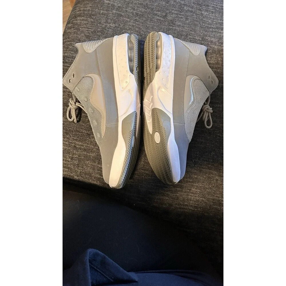 Air Jordan Max Aura  Grey Men’s Size 11